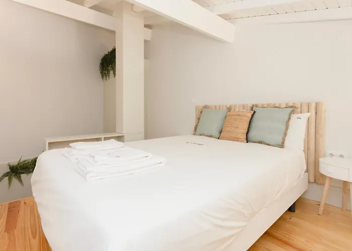 Liiiving In - Bolhao Garden