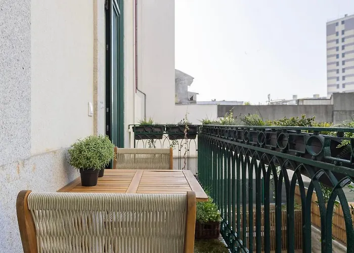 Liiiving In - Bolhao Garden