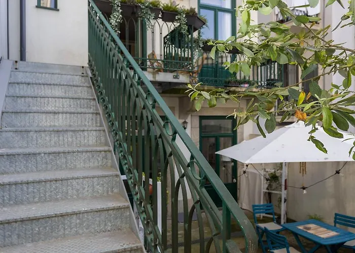 Liiiving In - Bolhao Garden