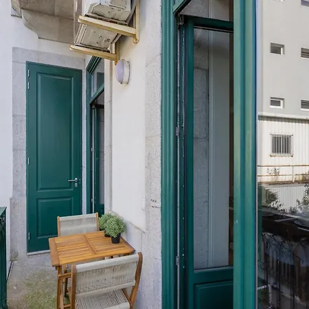 Liiiving In - Bolhao Garden Apartment Porto